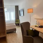 ホテル Hotel-restaurant Loewen Süßen