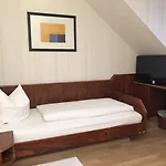 Hotel-restaurant Loewen ホテル 3*