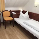 ホテル Hotel-restaurant Loewen 3*