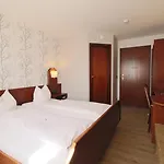 Hotel-restaurant Loewen ホテル