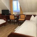 ホテル Hotel-restaurant Loewen 3*
