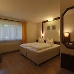 Hotel-restaurant Loewen ホテル 3*