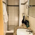 Hotel-restaurant Loewen ホテル