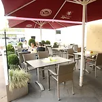 ホテル Hotel-restaurant Loewen Süßen