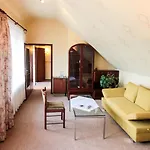 Hotel-restaurant Loewen ホテル