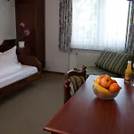 Hotel-restaurant Loewen ホテル