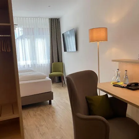 Hotel Hotel-restaurant Und Löwen Süßen