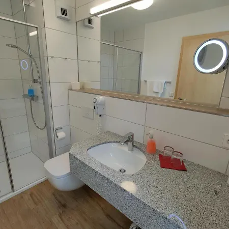 Hotel-restaurant Und Gaestehaus Loewen Süßen