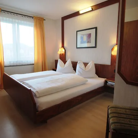 Hotel-restaurant Und Gaestehaus Loewen 3* Süßen