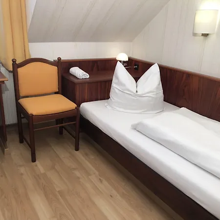 Hotel Hotel-restaurant Und Gaestehaus Loewen 3*