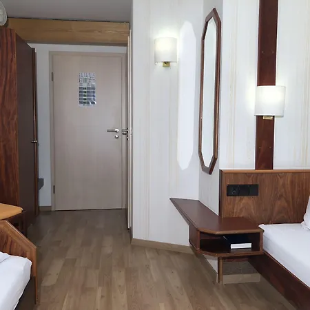 Hotel-restaurant Und Gaestehaus Loewen 3*