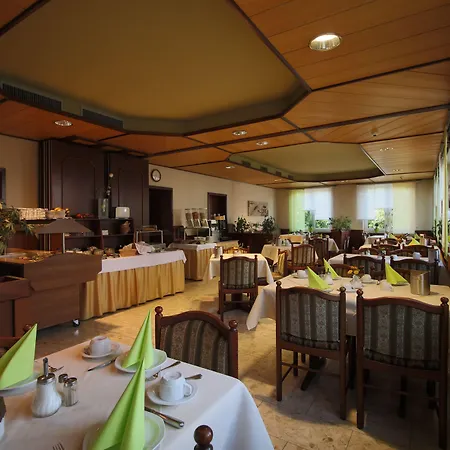 Otel Hotel-restaurant Und Gaestehaus Loewen