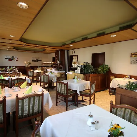 Hotel-restaurant Und Gaestehaus Loewen 3*
