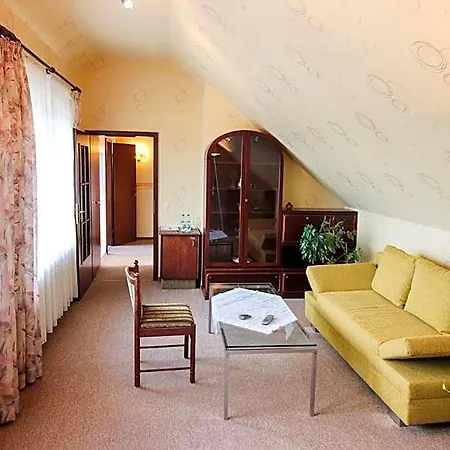 Hotel-restaurant Loewen Отель