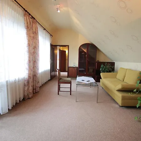 Hotel-restaurant Und Gaestehaus Loewen Hotel Süßen