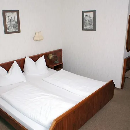 Hotel-restaurant Und Gaestehaus Loewen Hotel Süßen