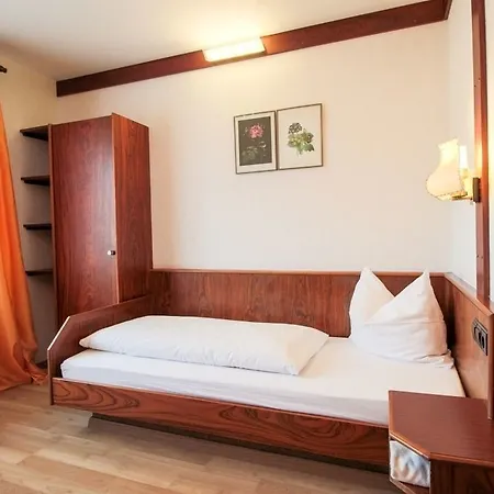 Hotel-restaurant Und Gaestehaus Loewen 3* Süßen