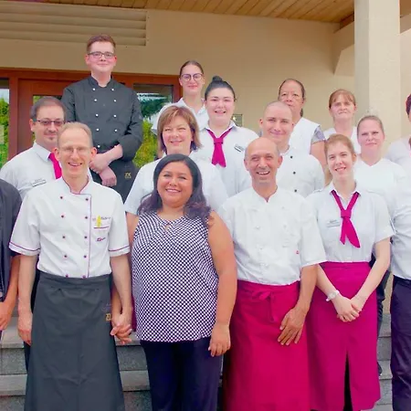 Hotel-restaurant Und Gaestehaus Loewen Otel Süßen