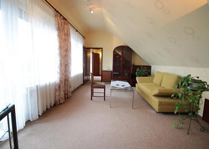 Hotel-Restaurant Loewen Ξενοδοχείο Süßen