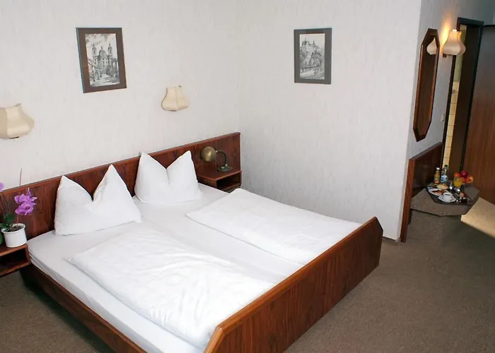 Hotel-Restaurant Loewen Ξενοδοχείο Süßen